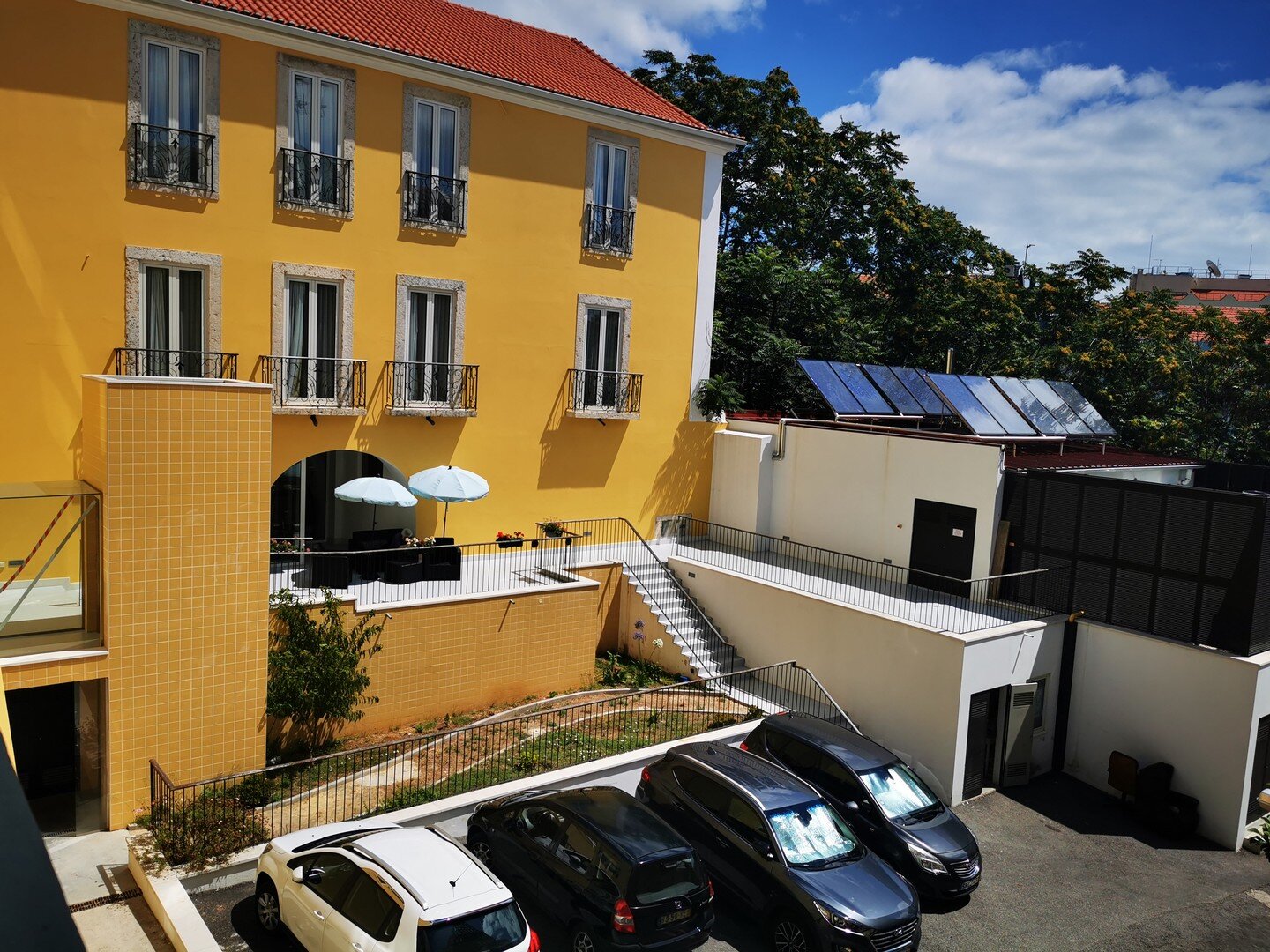 Exterior-001